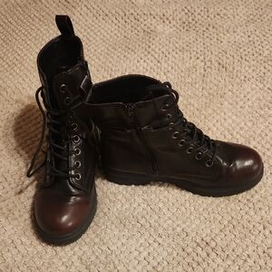 Kolh's SO Bowfin Womens Maroon Black Boots